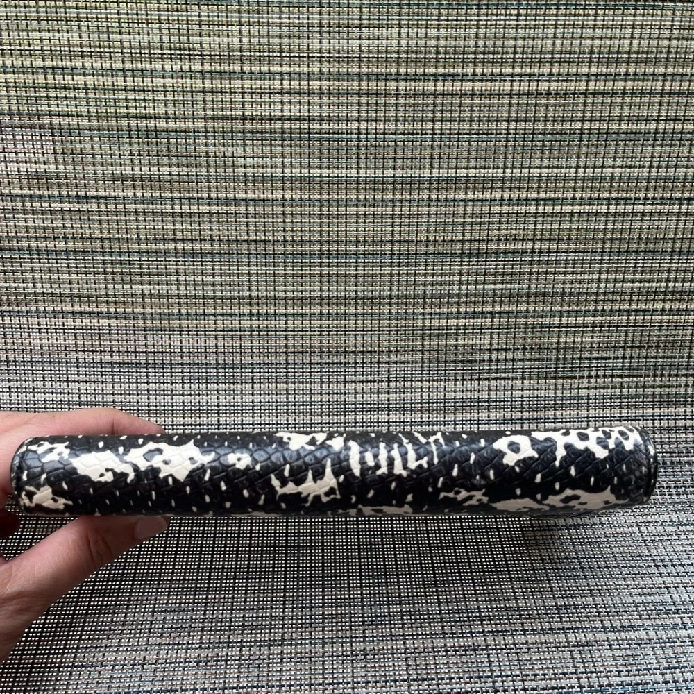 Coach Black & White Leather Wallet​​ - Picture 3 of 11